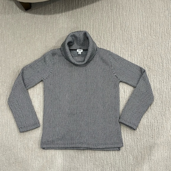 J.Crew navy sweater. - Picture 1 of 3